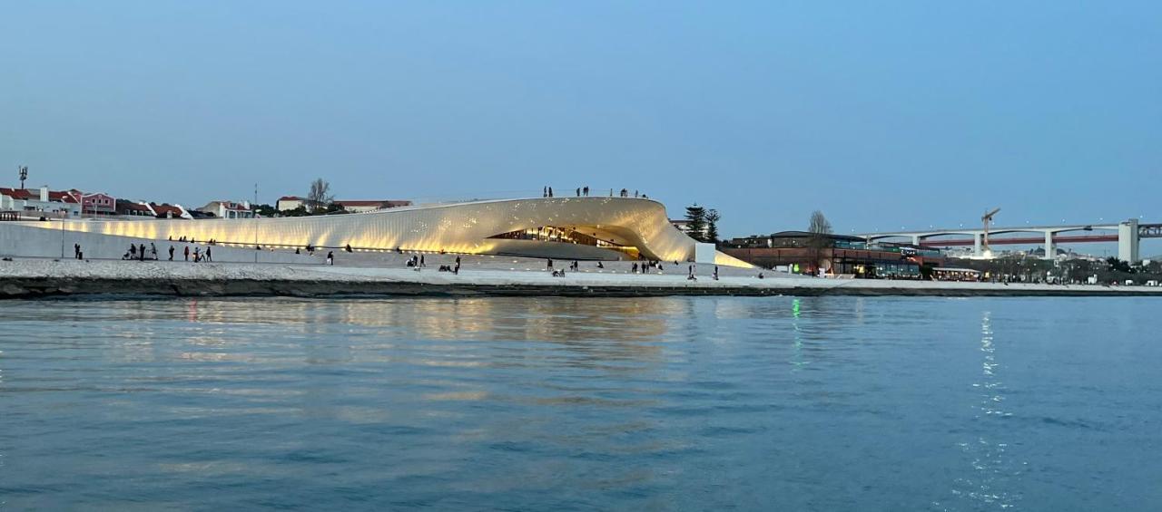 Stay In A Boat - Lisboa Exterior foto