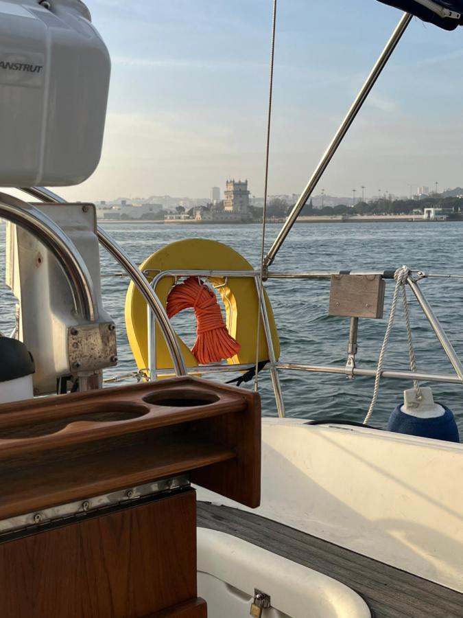 Stay In A Boat - Lisboa Exterior foto
